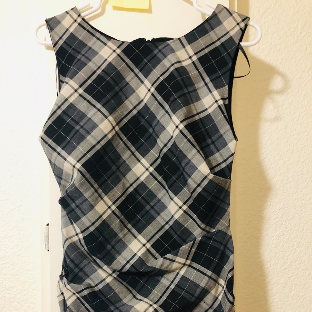 Le chateau women dress in medium